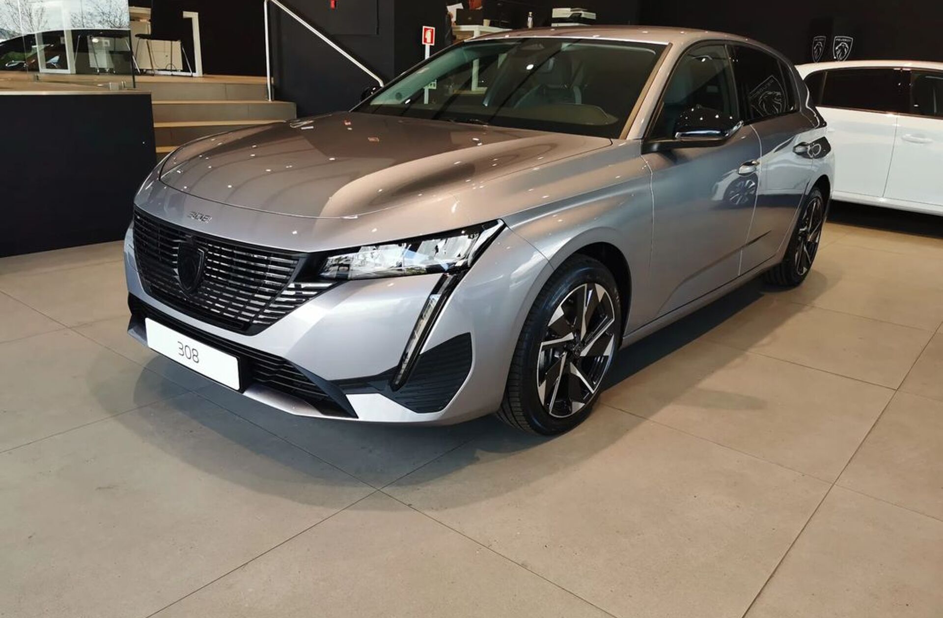 PEUGEOT 2008 1.2 PureTech Allure