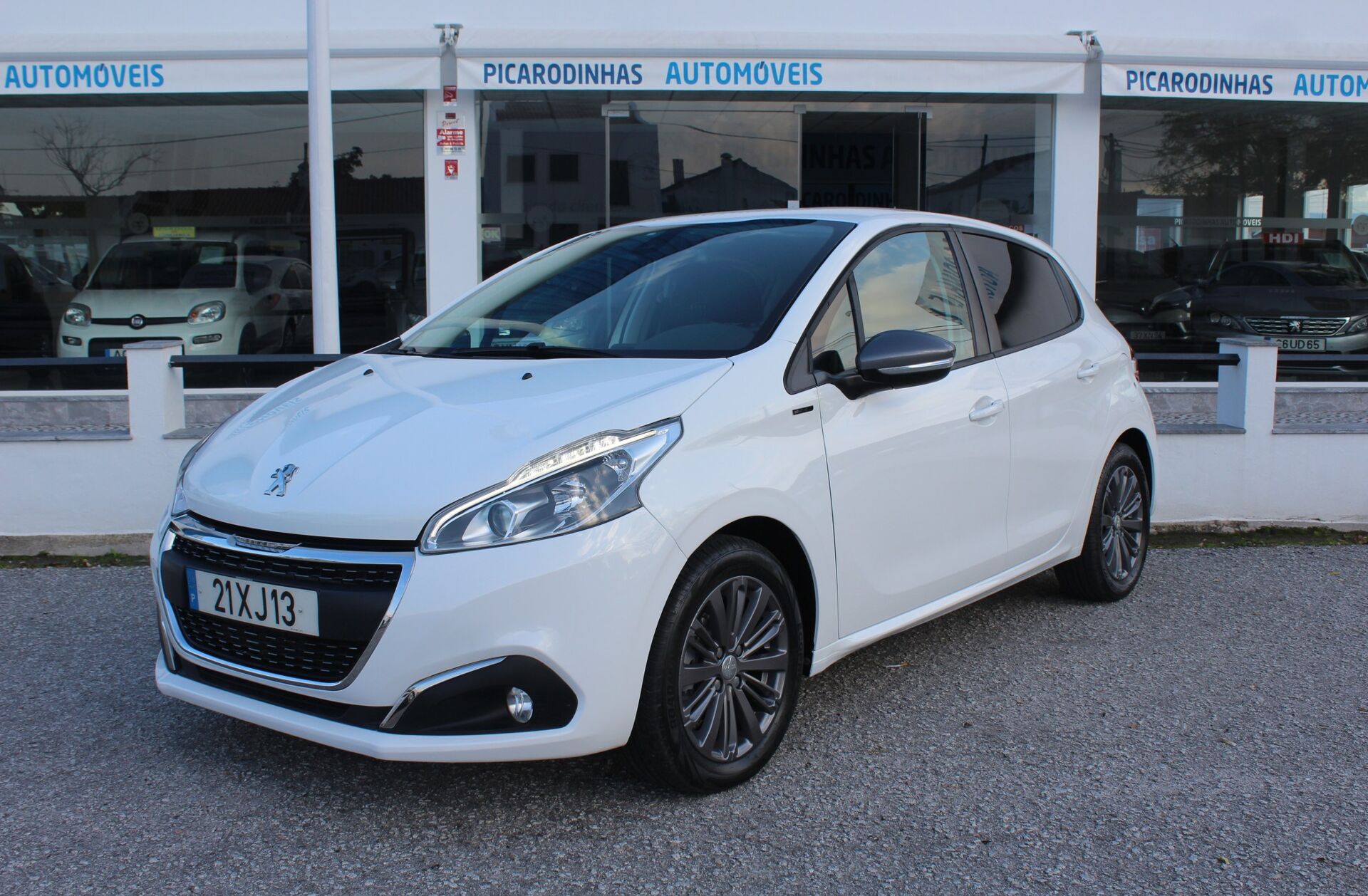 PEUGEOT 208 1.2 PureTech Signature EAT6