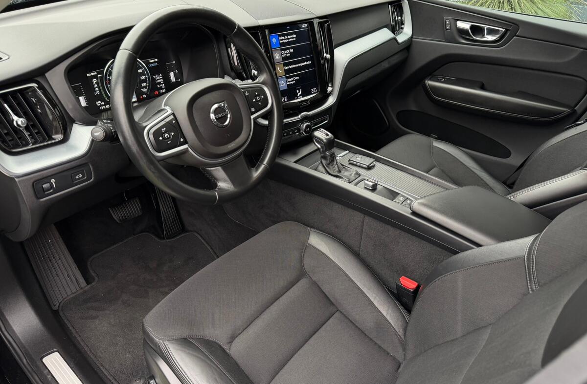 VOLVO XC60 2.0 D4 Momentum Geartronic