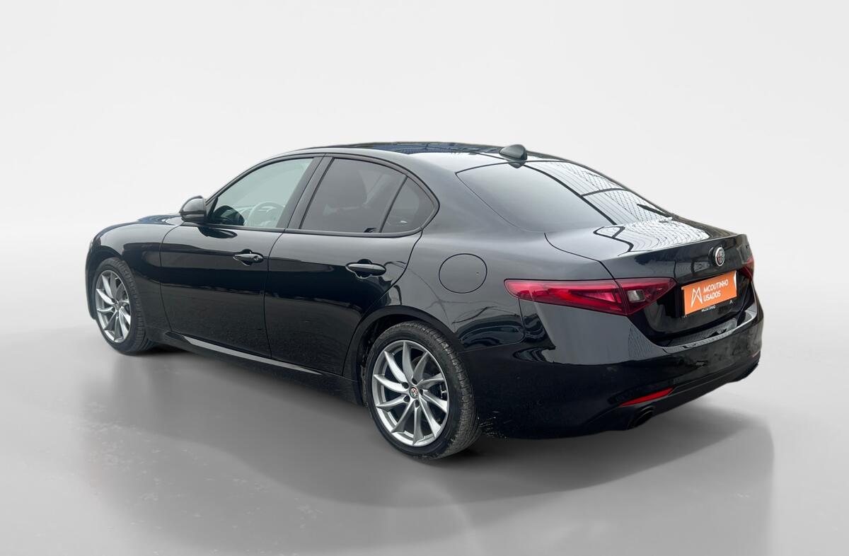 ALFA ROMEO Giulia 2.2 D Sprint AT8