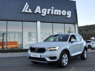 VOLVO XC40 2.0 D3 Momentum Plus