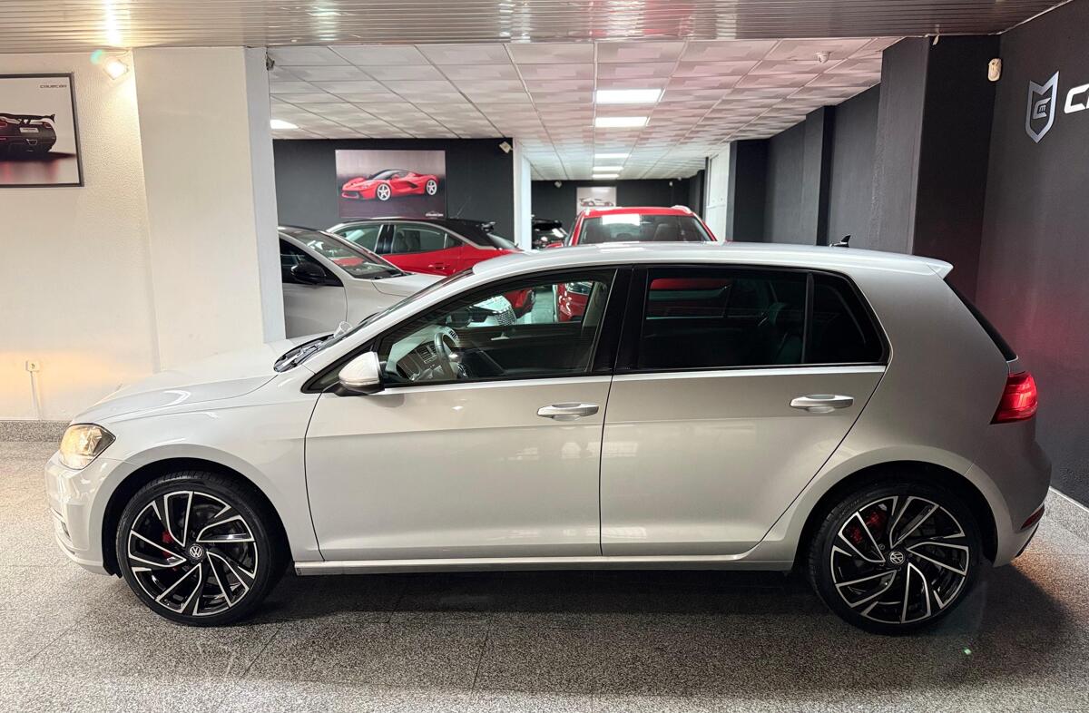 VOLKSWAGEN Golf 1.0 TSI