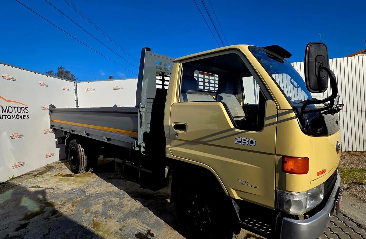 TOYOTA Dyna 4.1 D 280 BU142L