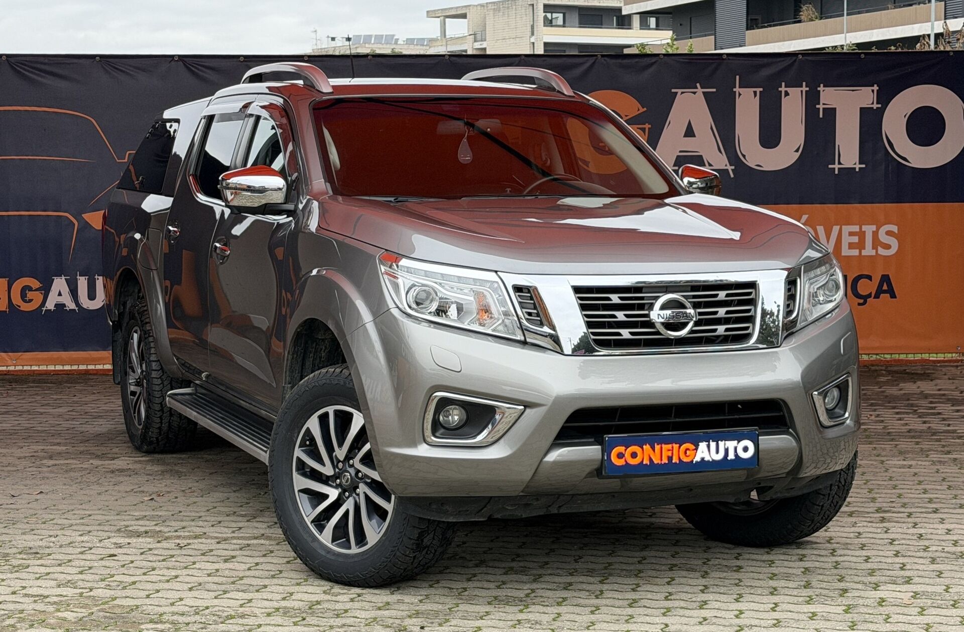 NISSAN Navara 2.3 dCi CD 4WD Tekna