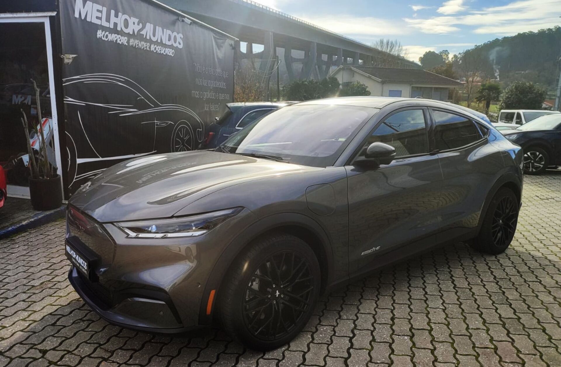 FORD Mustang Mach-E Alargada