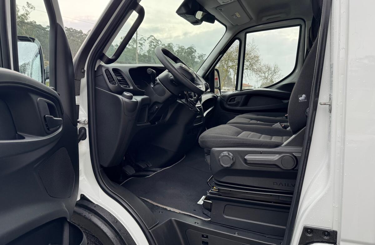 IVECO Daily 3.0 50C18H Z 3450