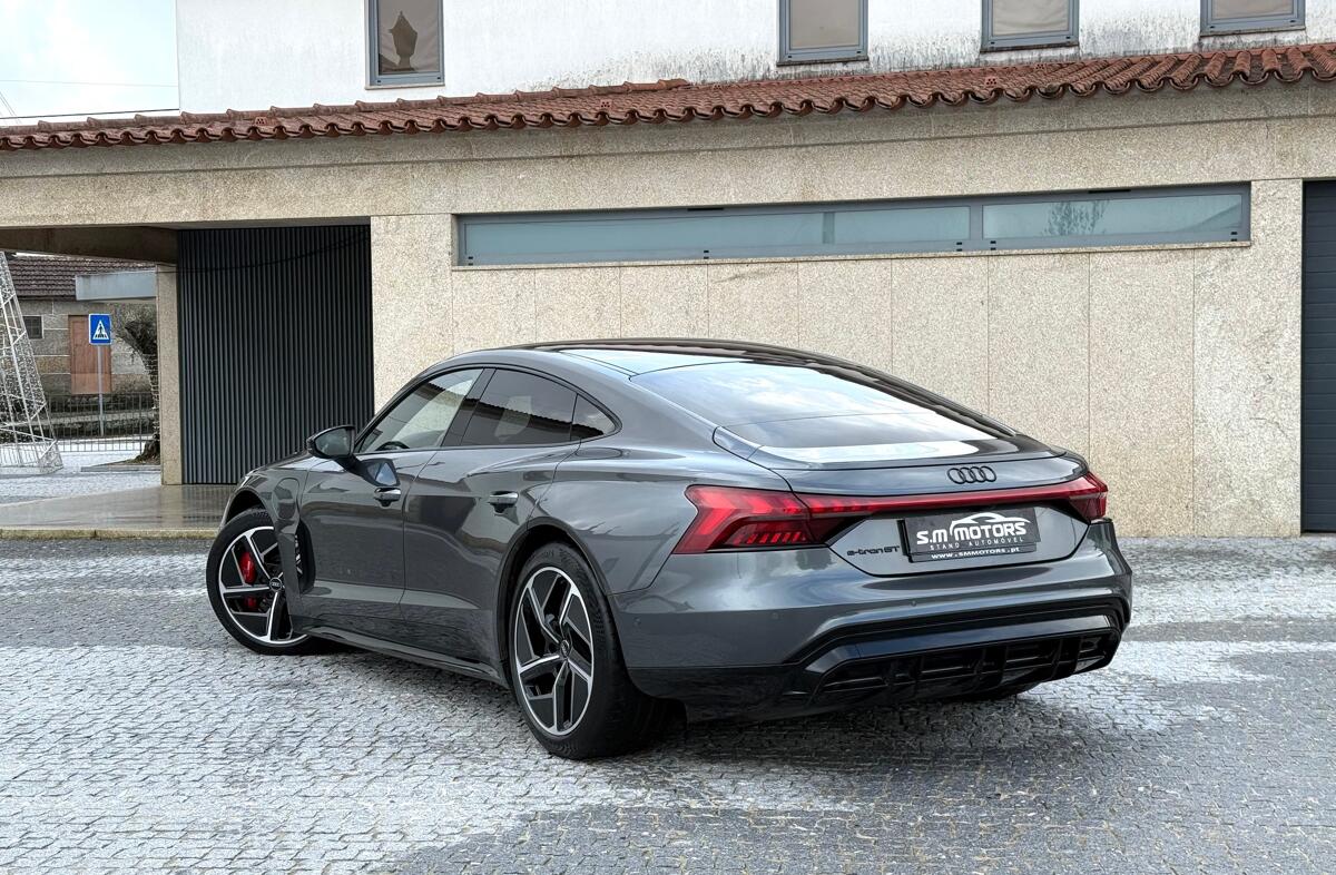 AUDI e-tron GT quattro