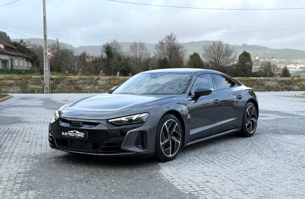 AUDI e-tron GT quattro