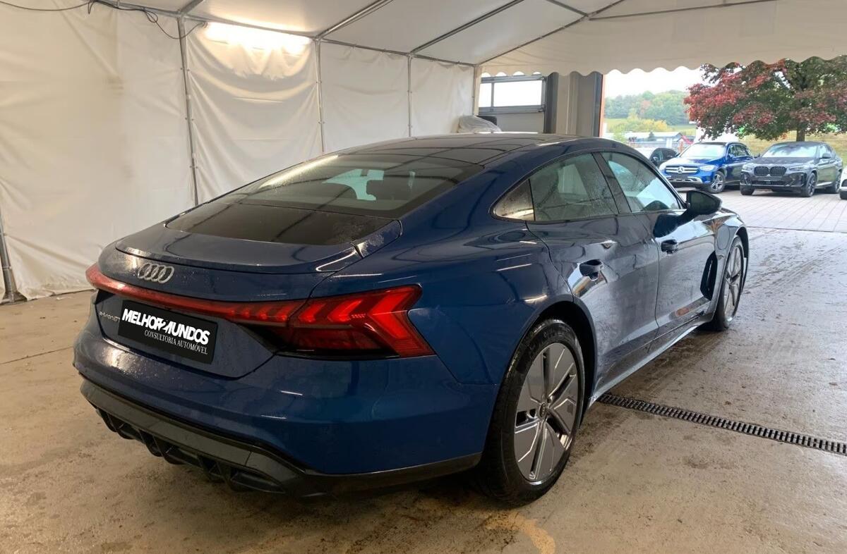 AUDI e-tron GT quattro