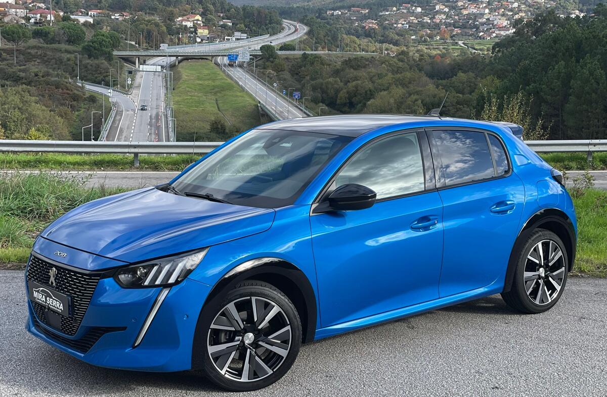 PEUGEOT 208 1.2 PureTech GT EAT8