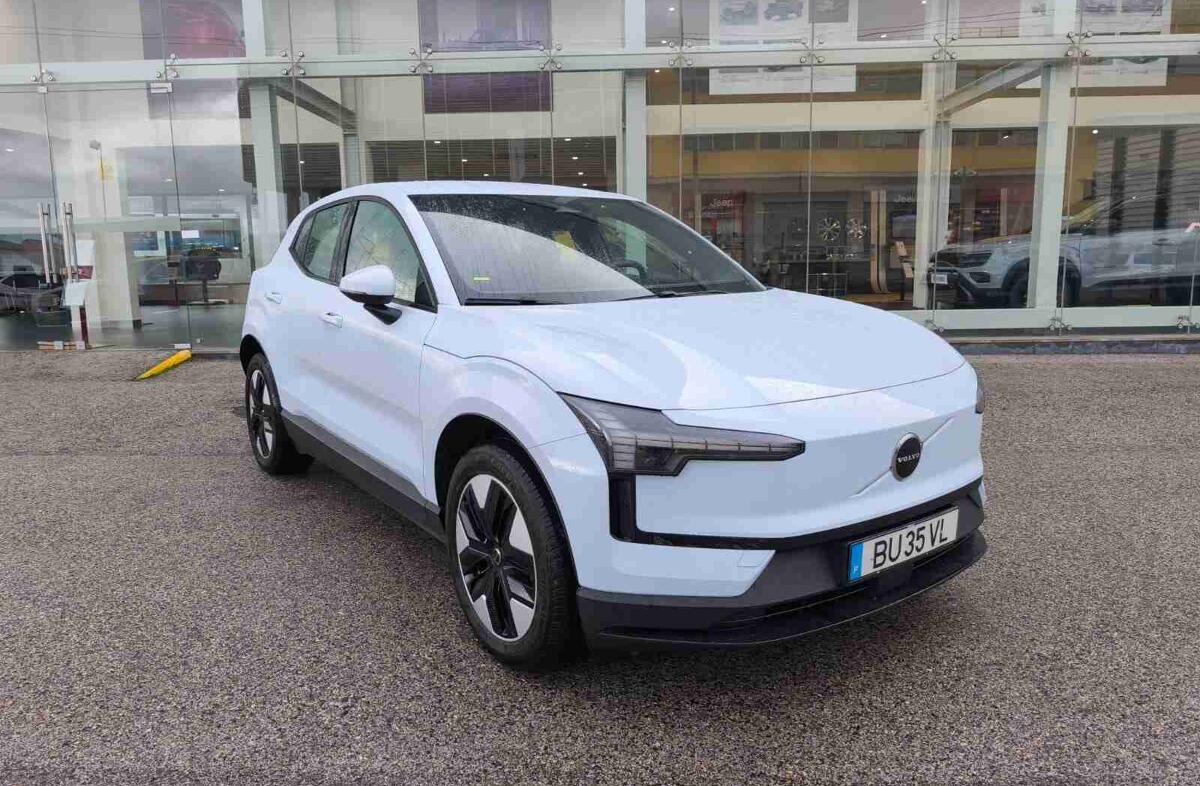 VOLVO EX30 69 kWh Single Motor Extended Range Core