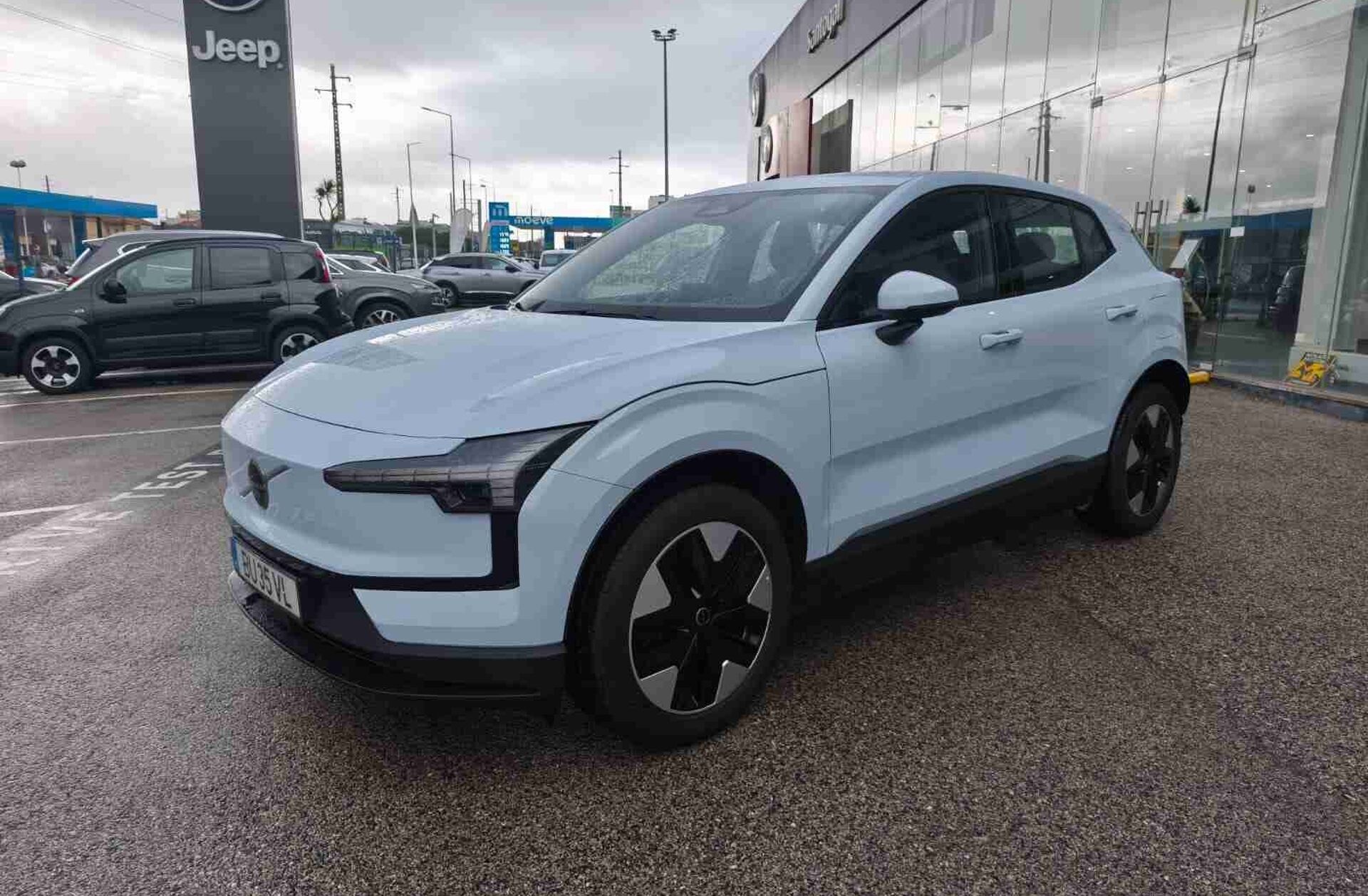 VOLVO EX30 69 kWh Single Motor Extended Range Core