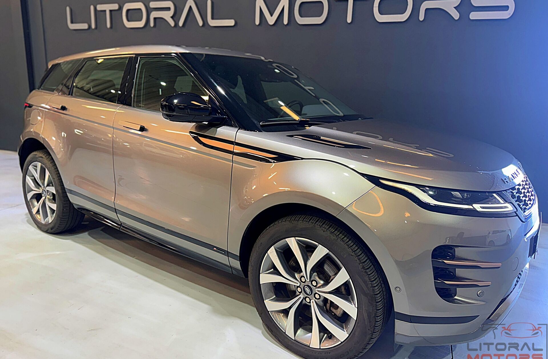 LAND ROVER Range Rover Evoque 1.5 P300e AWD R-Dynamic Auto