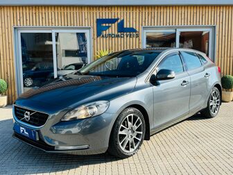 VOLVO V40 1.6 D2 Momentum