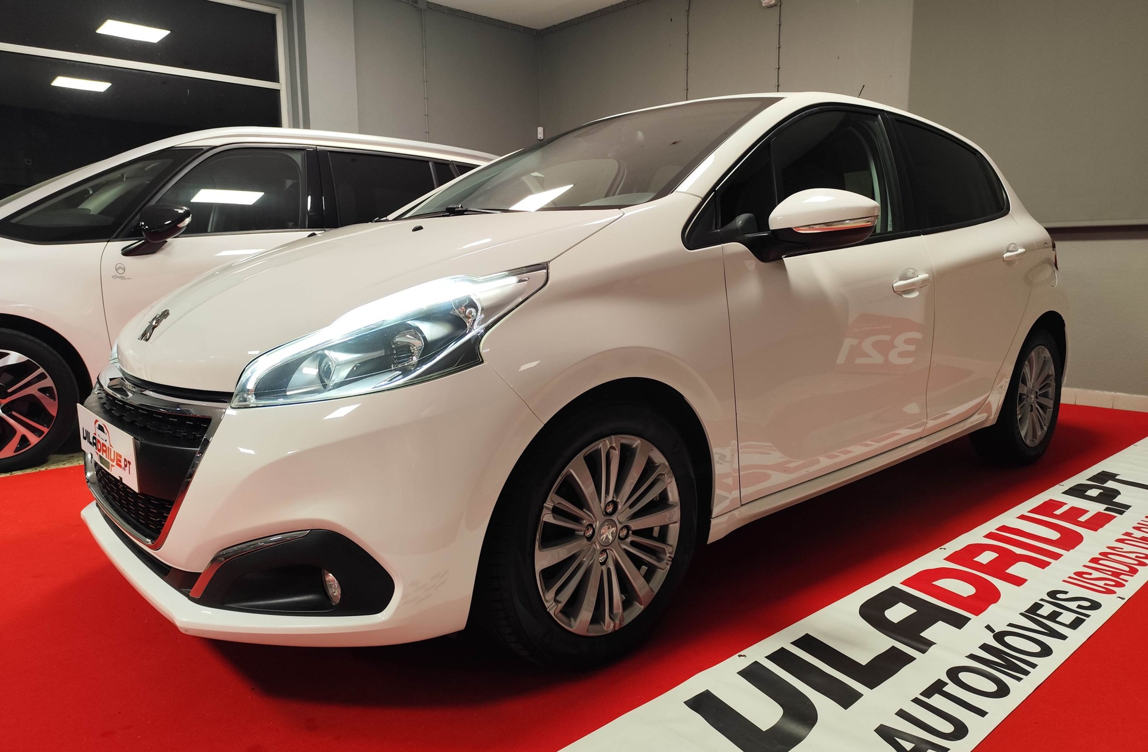 PEUGEOT 208 1.5 BlueHDi Signature