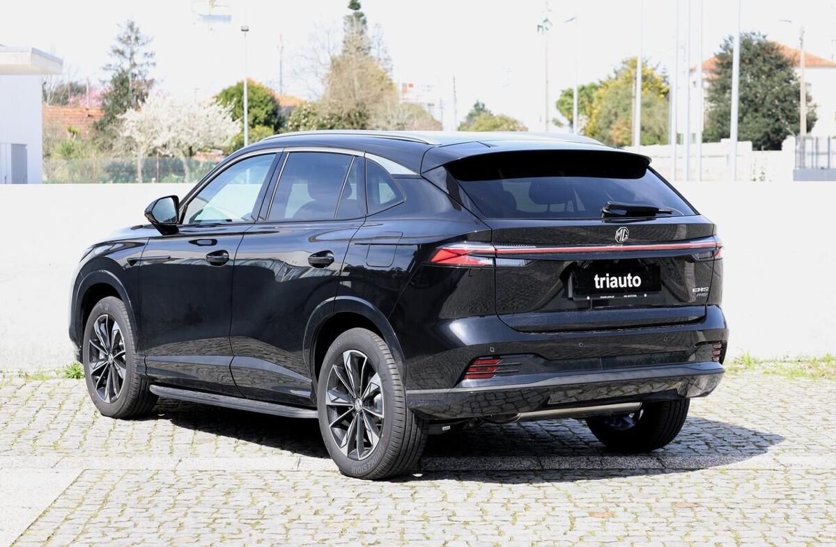 MG HS 1.5 T Luxury AT