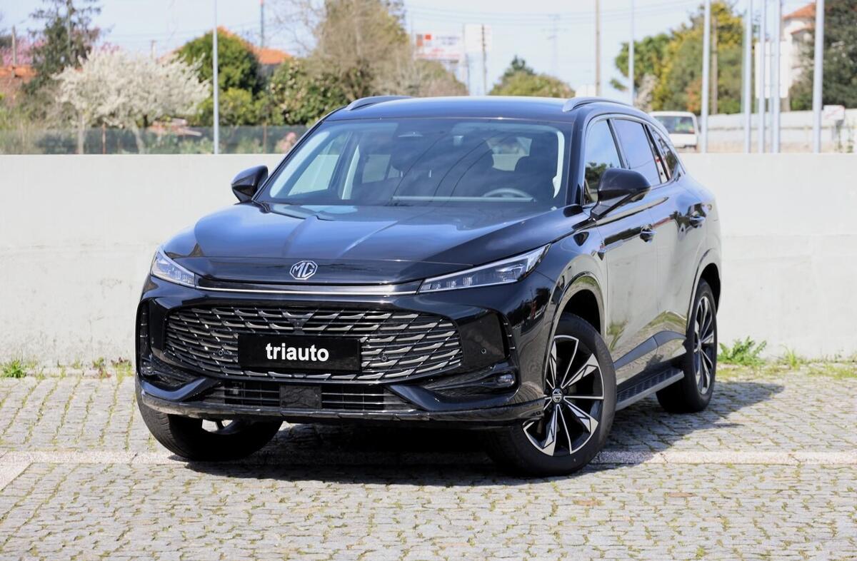 MG HS 1.5 T Luxury AT