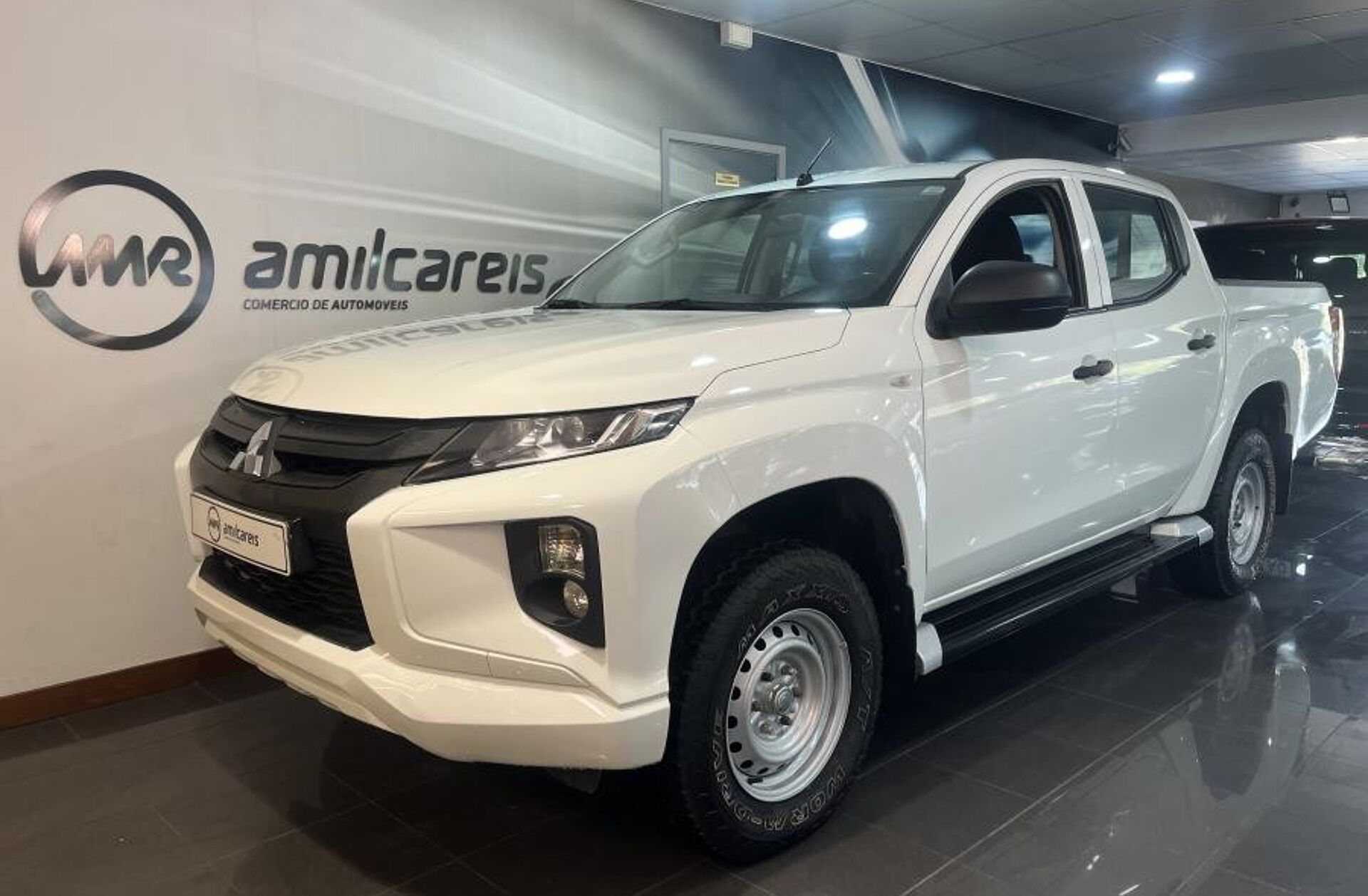 MITSUBISHI L 200 2.3 DI-D CD Invite 4WD