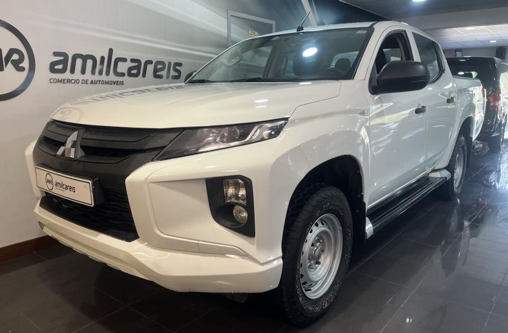 MITSUBISHI L 200 2.3 DI-D CD Invite 4WD