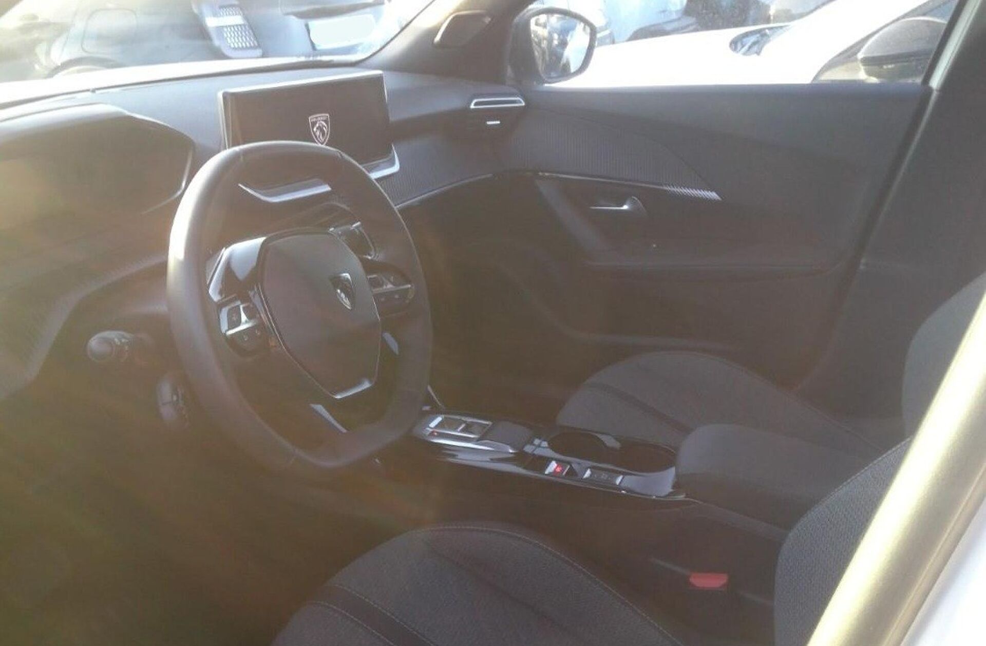 PEUGEOT 2008 e- 54 kWh Allure