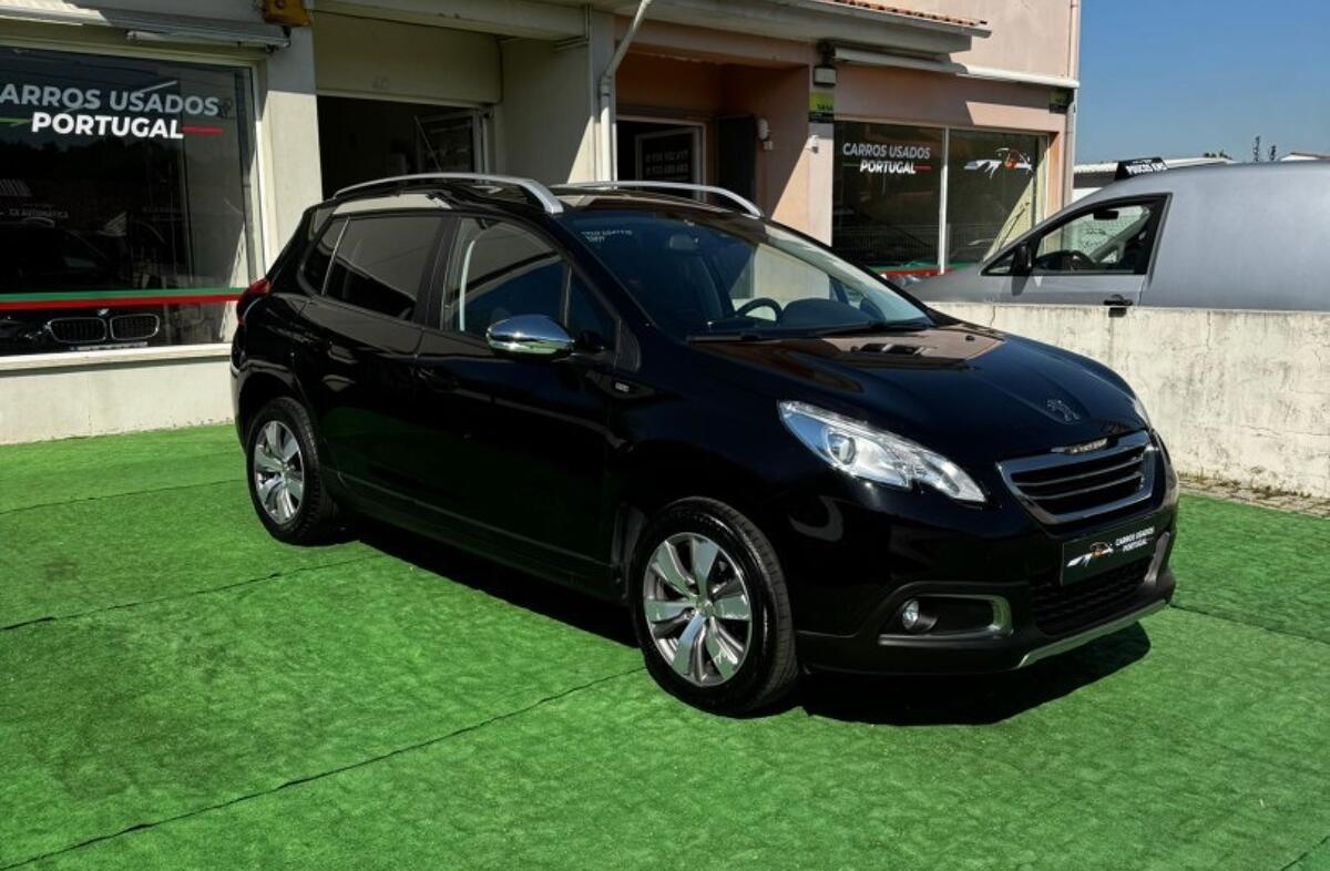 PEUGEOT 2008 1.2 PureTech Style