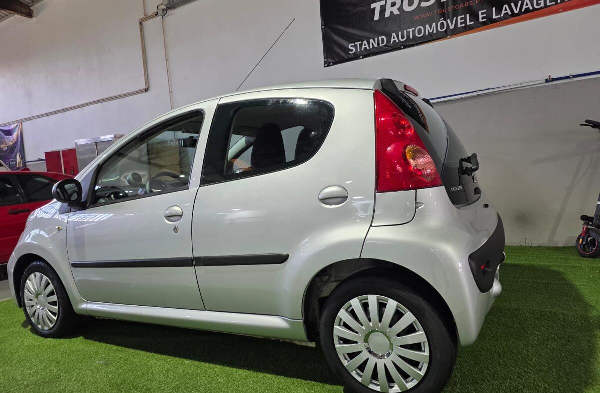 PEUGEOT 107 1.0 Trendy 2 Tronic
