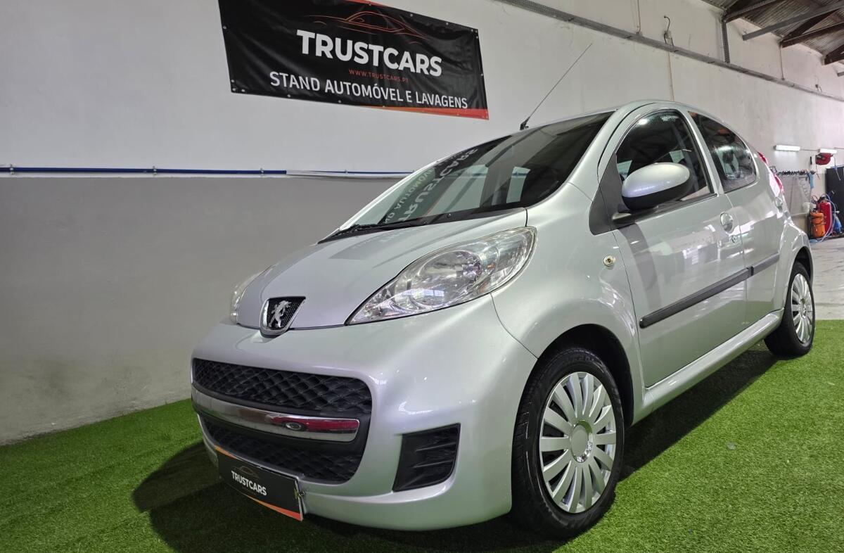PEUGEOT 107 1.0 Trendy 2 Tronic