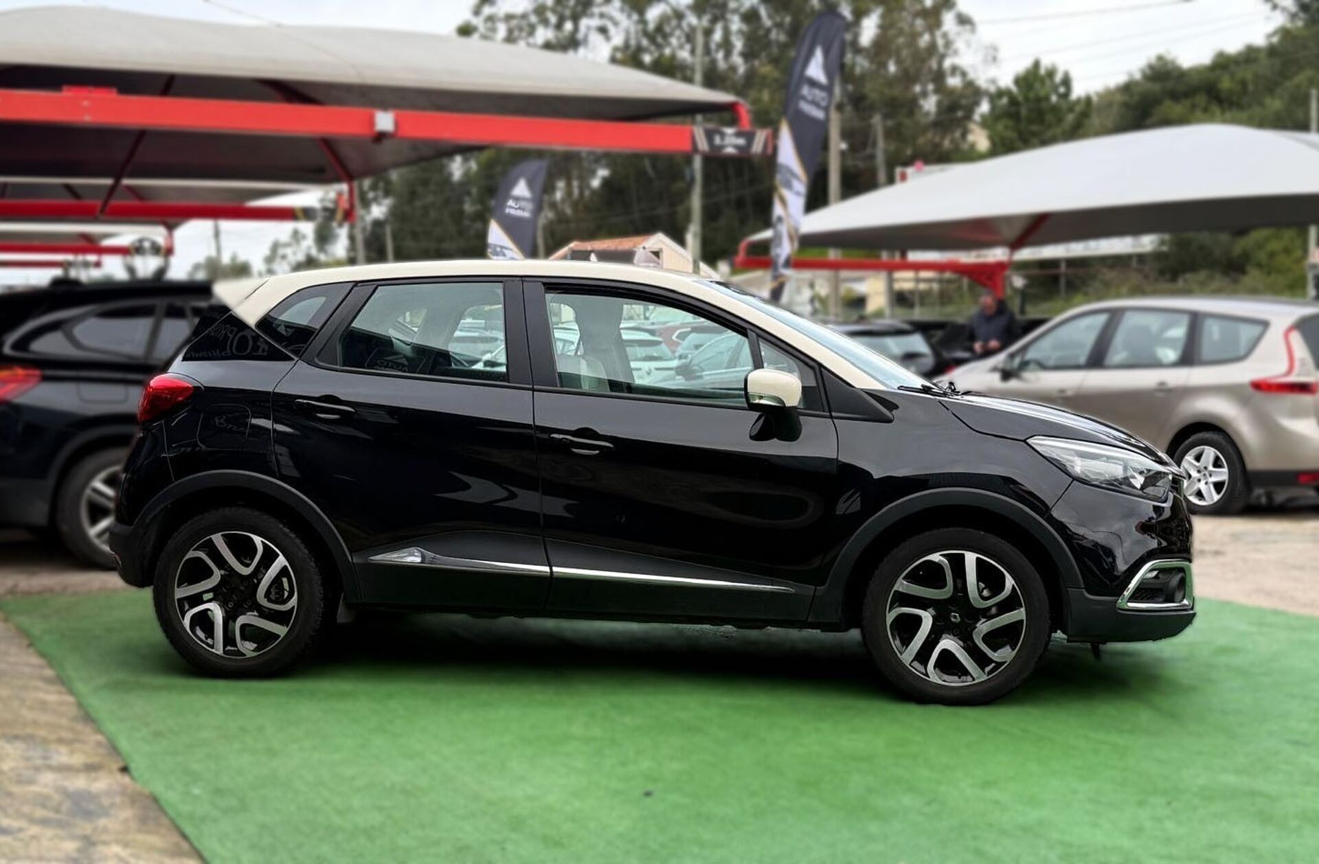 RENAULT Captur 0.9 TCE Exclusive