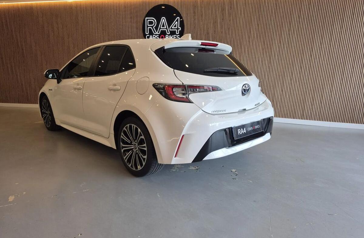 TOYOTA Corolla 1.8 Hybrid Comfort+P.Sport