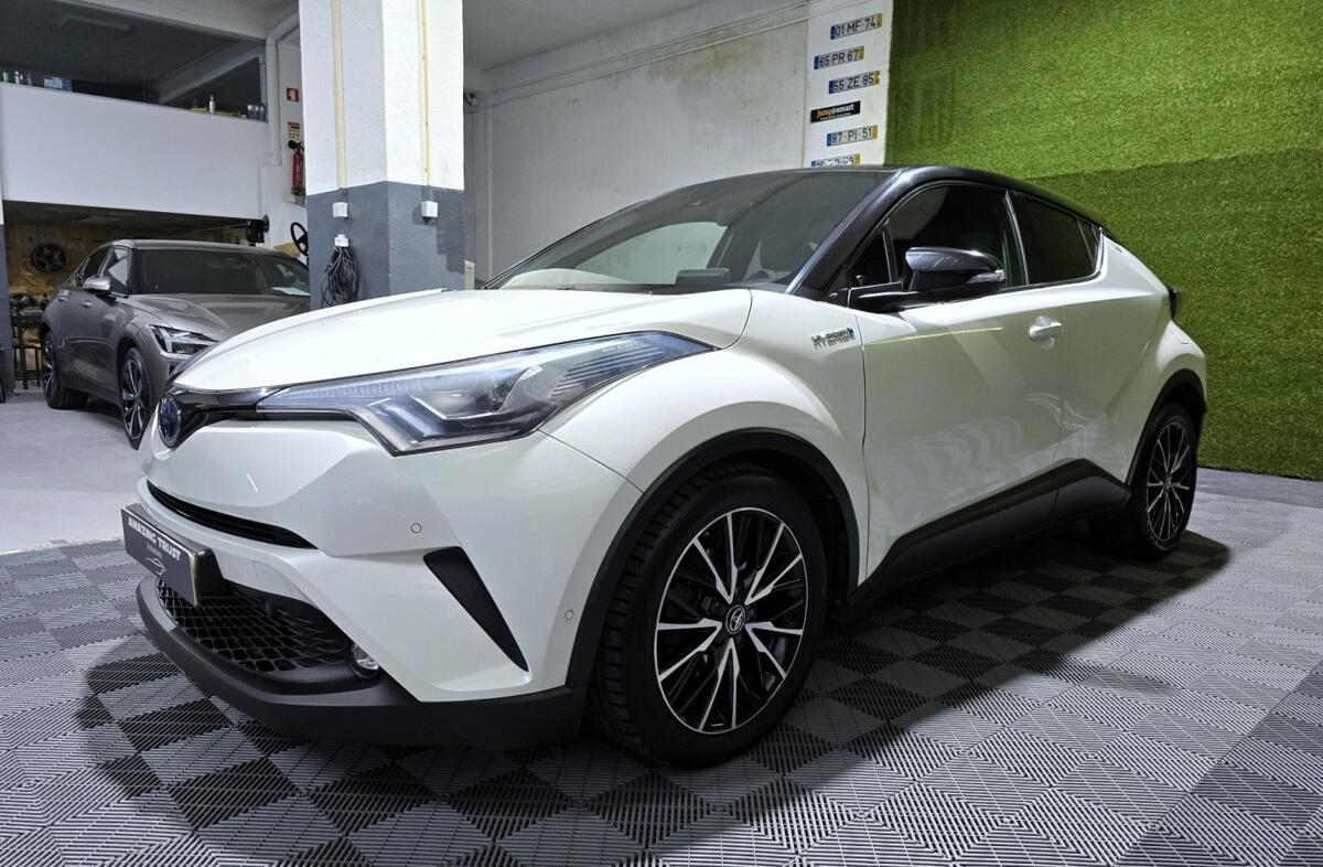 TOYOTA C-HR 1.8 HSD Lounge