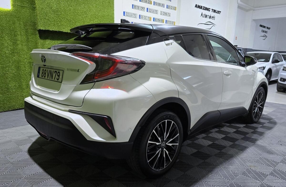 TOYOTA C-HR 1.8 HSD Lounge