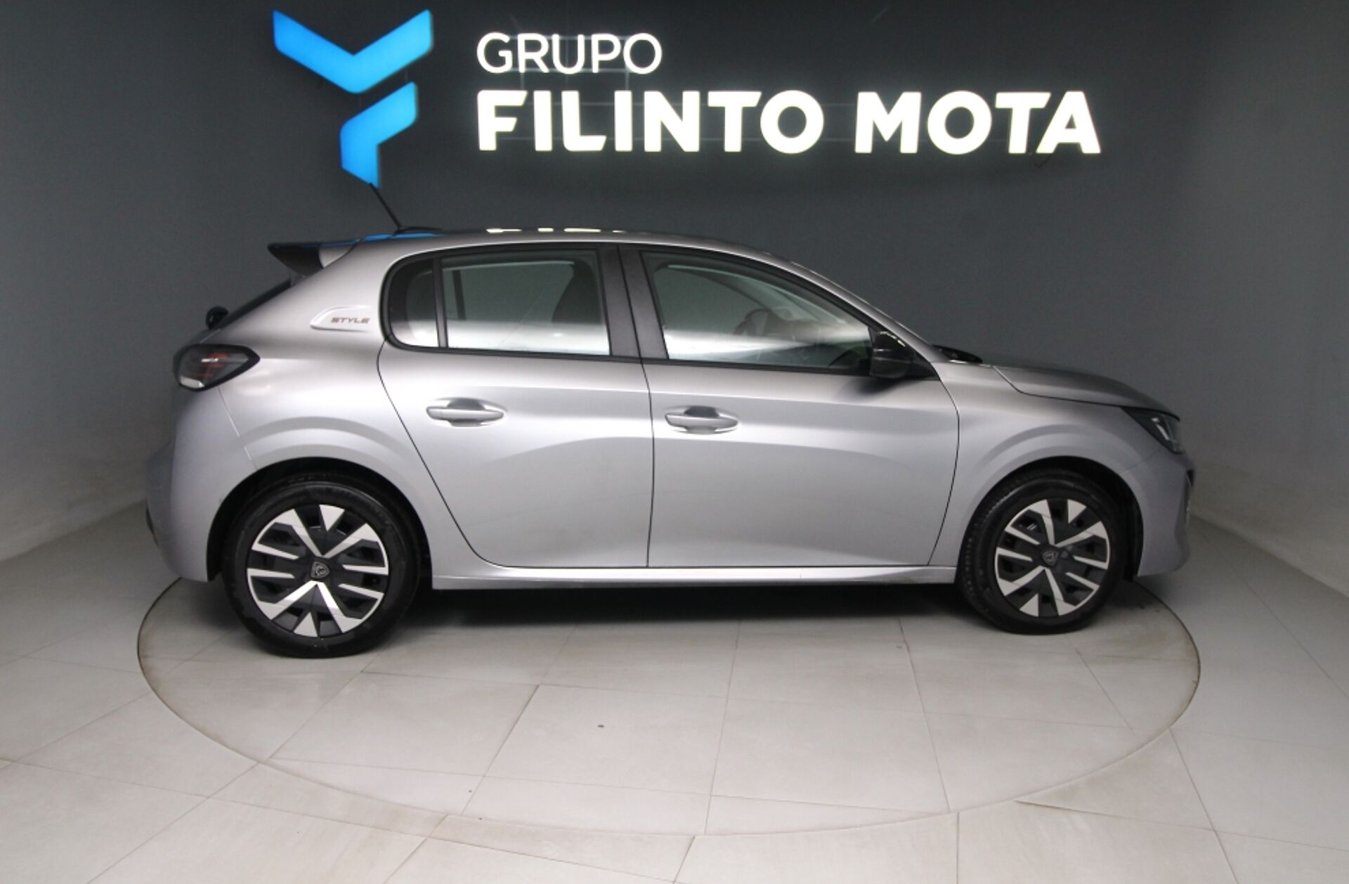 PEUGEOT 208 1.2 Hybrid Style e-DCS6