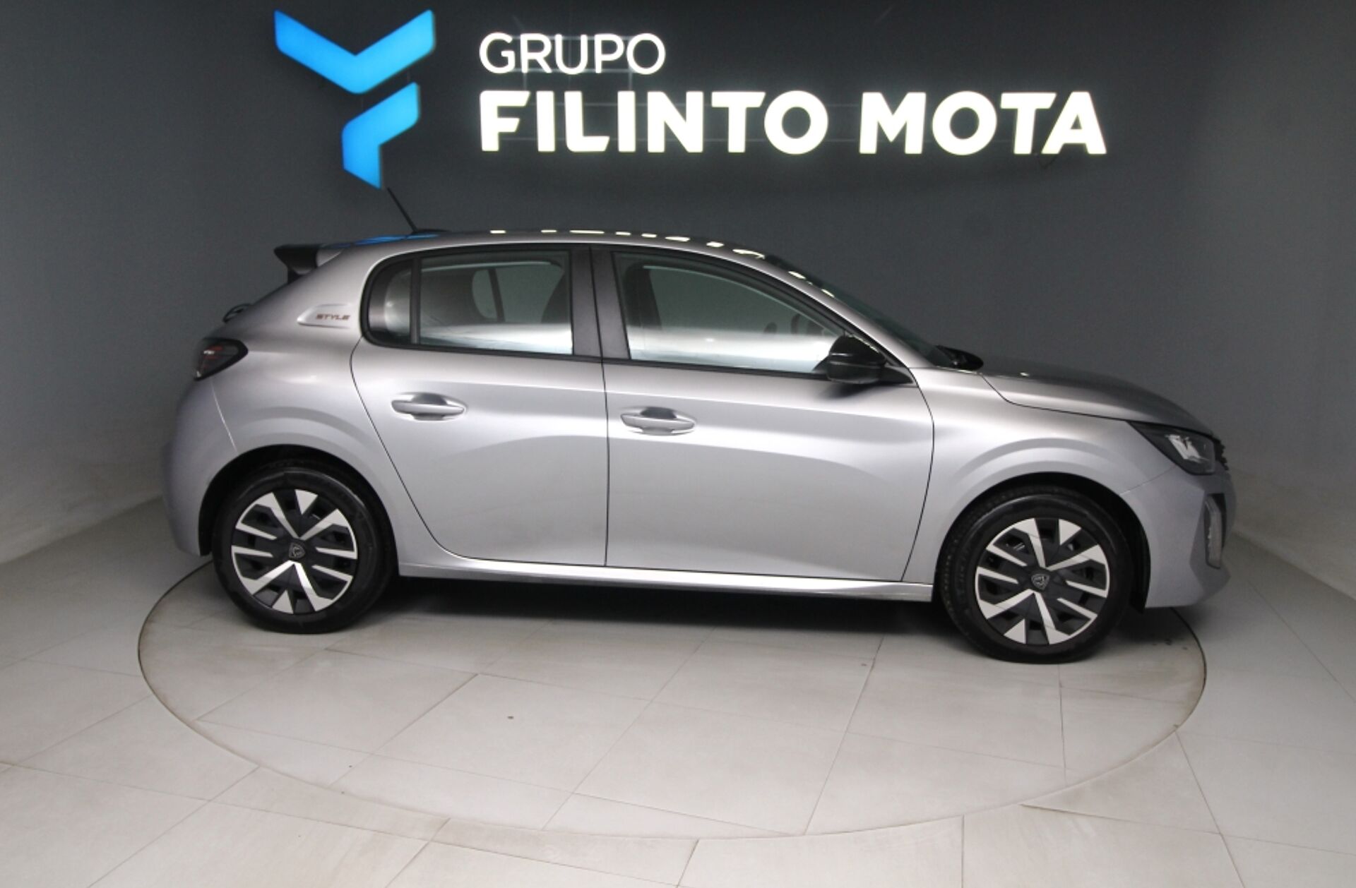 PEUGEOT 208 1.2 Hybrid Style e-DCS6