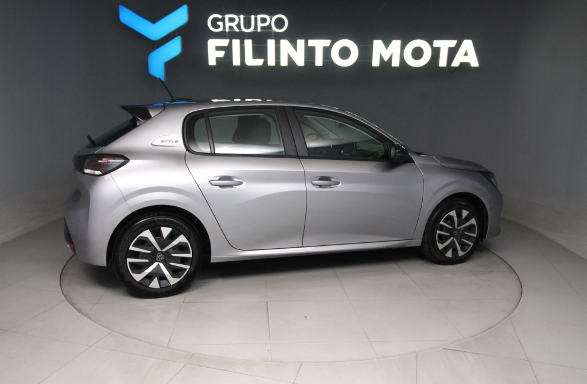 PEUGEOT 208 1.2 Hybrid Style e-DCS6