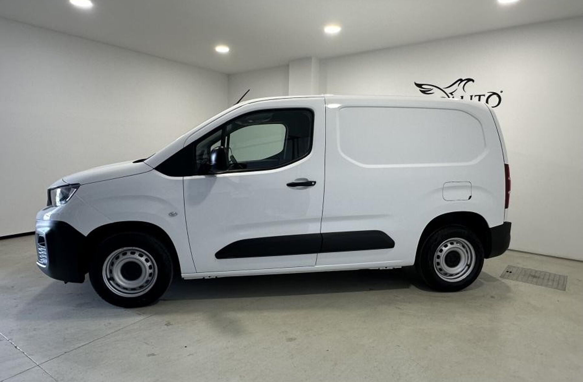 PEUGEOT Partner 1.5 BlueHDi Premium Standard