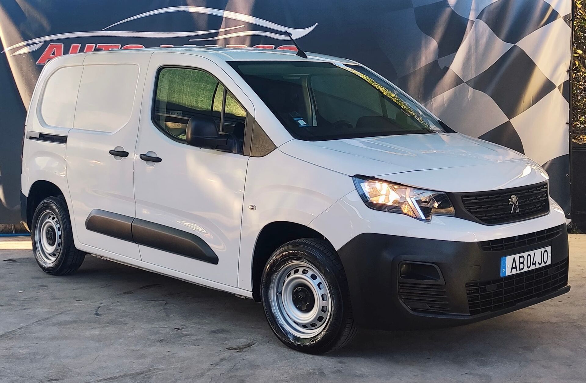 PEUGEOT Partner 1.5 BlueHDi Pro Standard