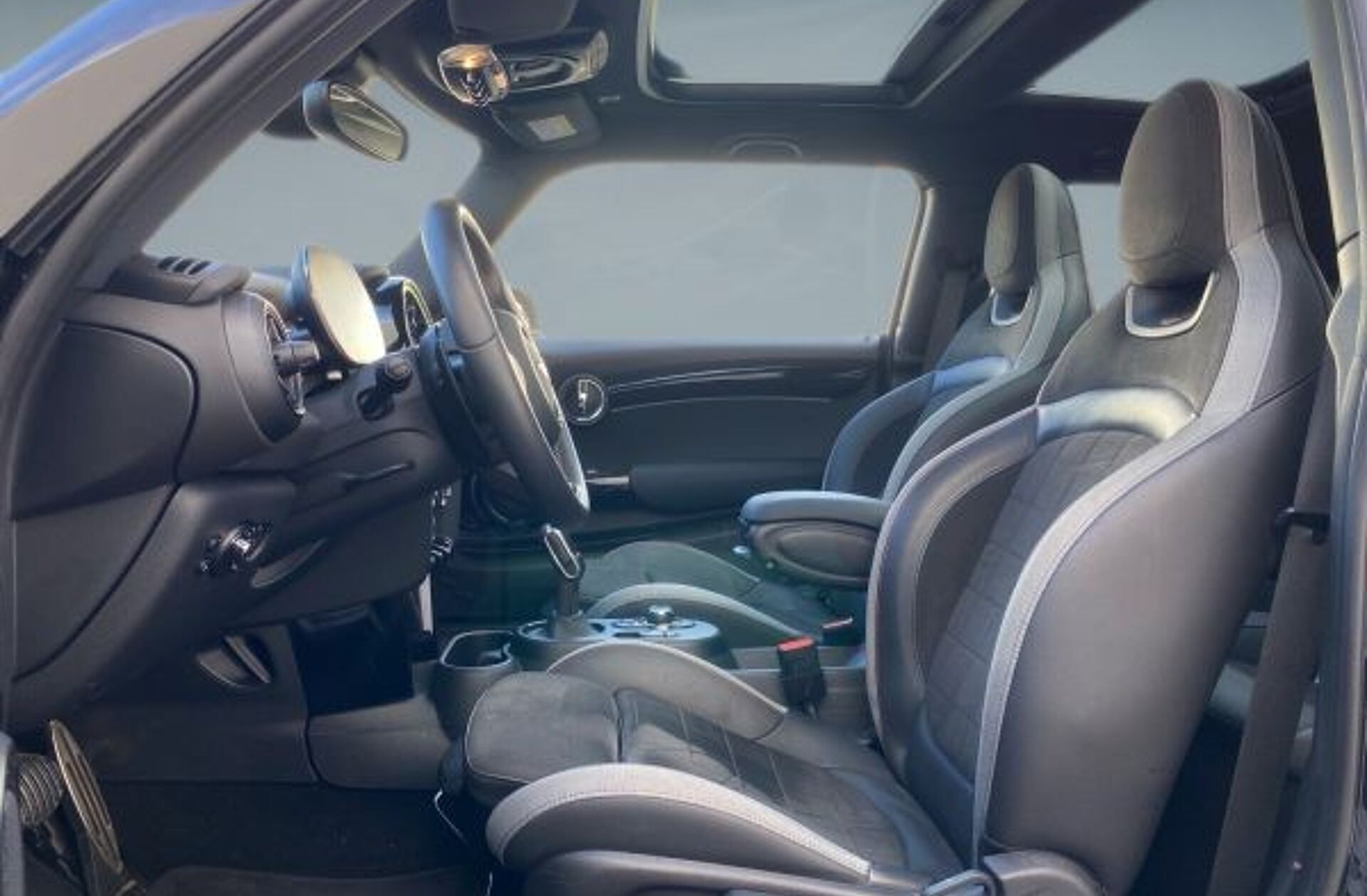 MINI Mini Cooper SE Essential