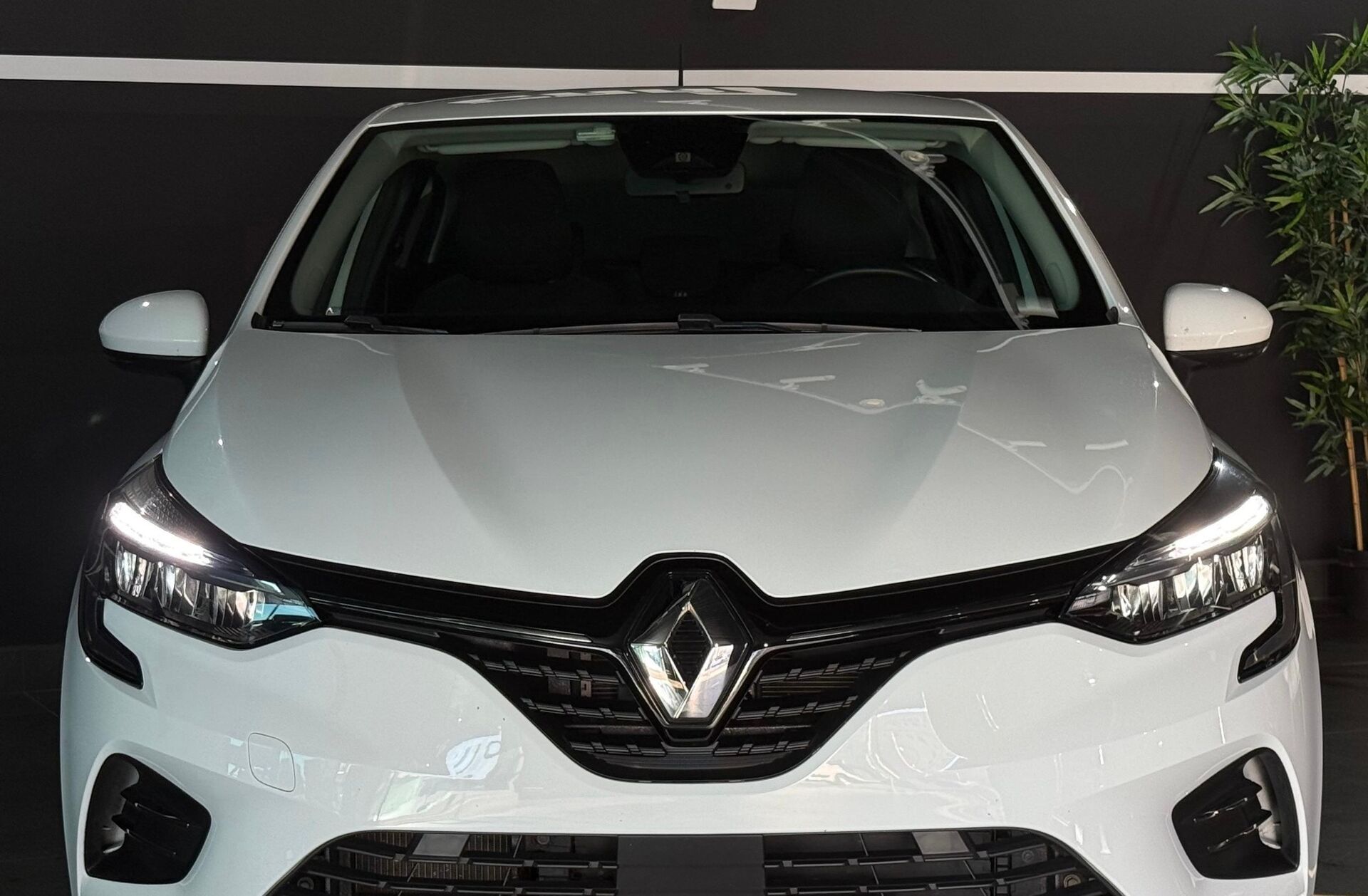 RENAULT Clio 1.6 E-Tech Full Hybrid Engineered