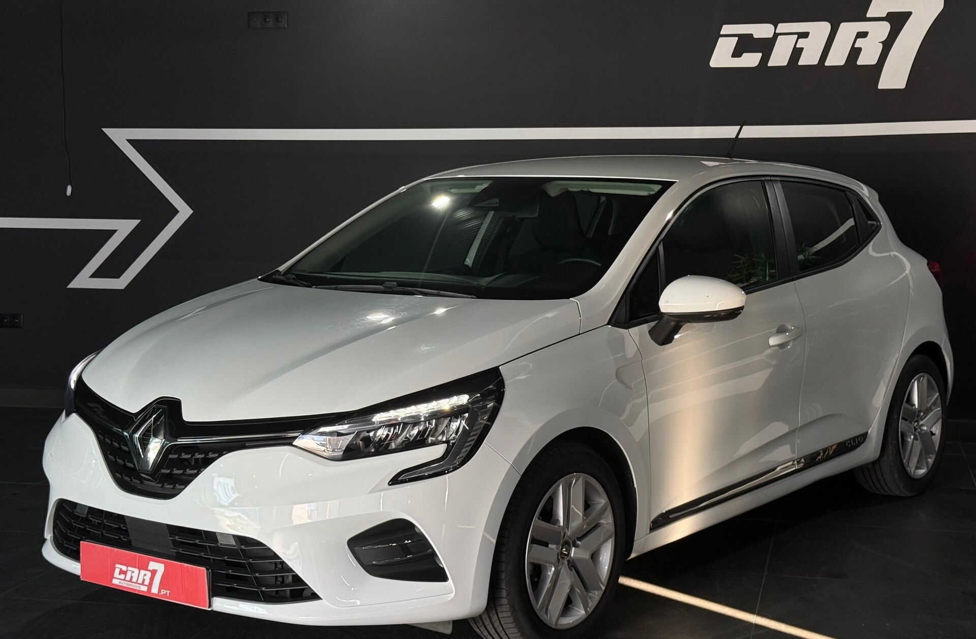 RENAULT Clio 1.6 E-Tech Full Hybrid Engineered