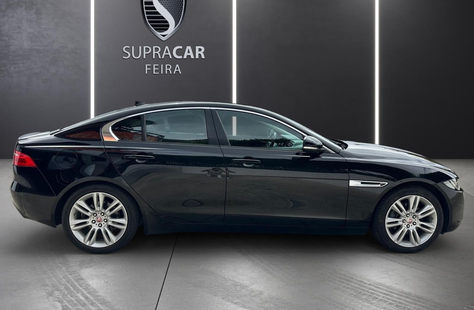 JAGUAR XE 2.0 D Prestige AWD Aut.