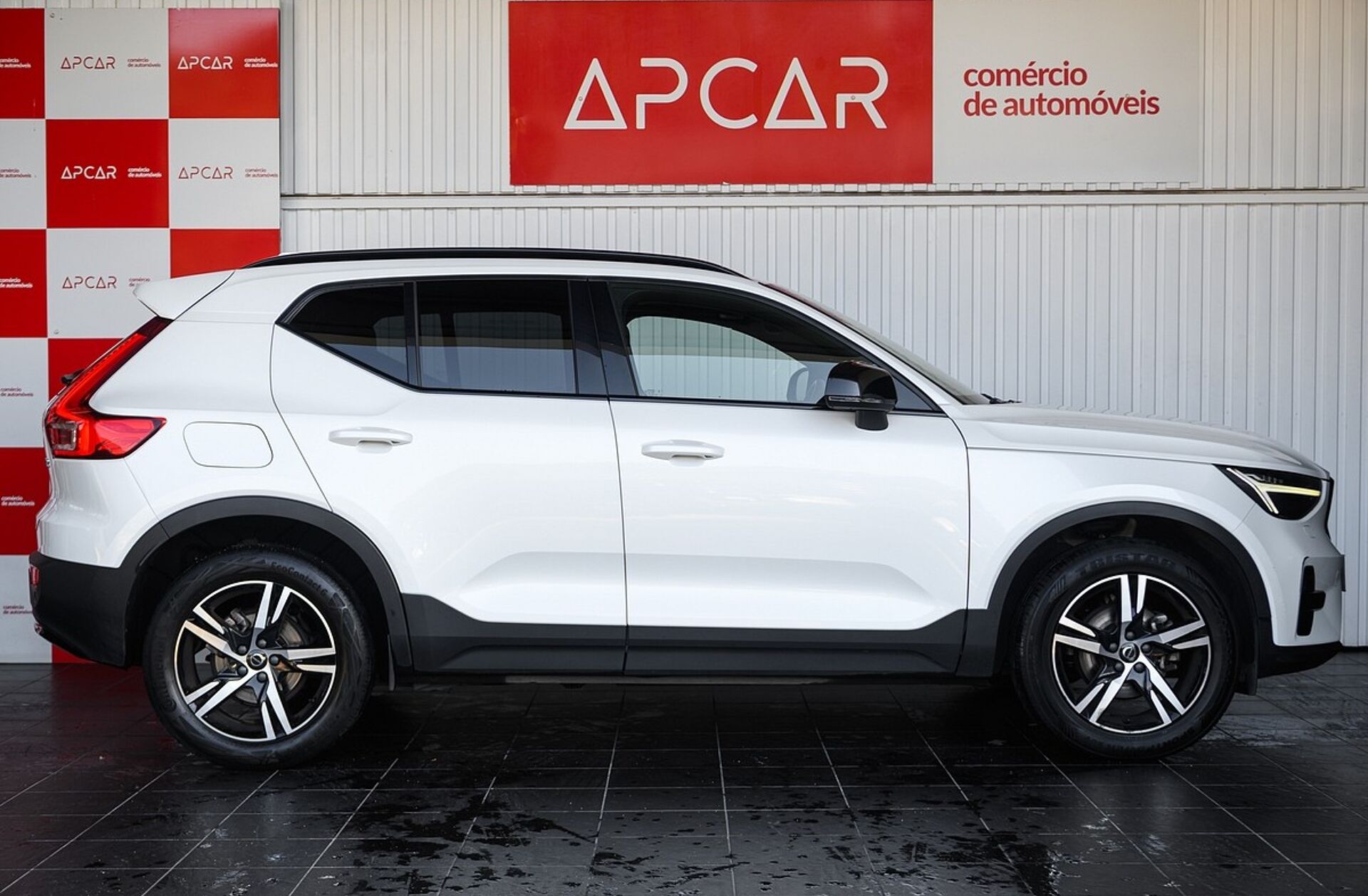 VOLVO XC40 1.5 T2 Plus Dark Auto