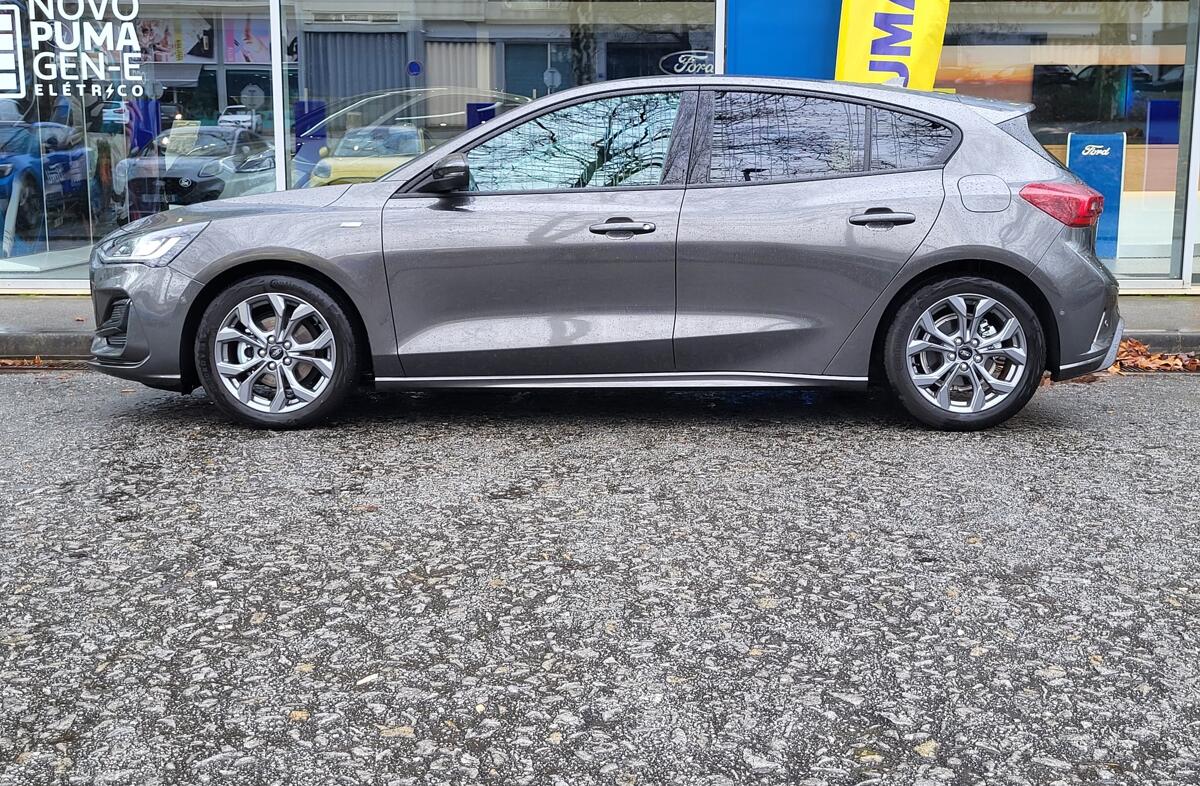 FORD Focus 1.0 EcoBoost MHEV ST-Line X