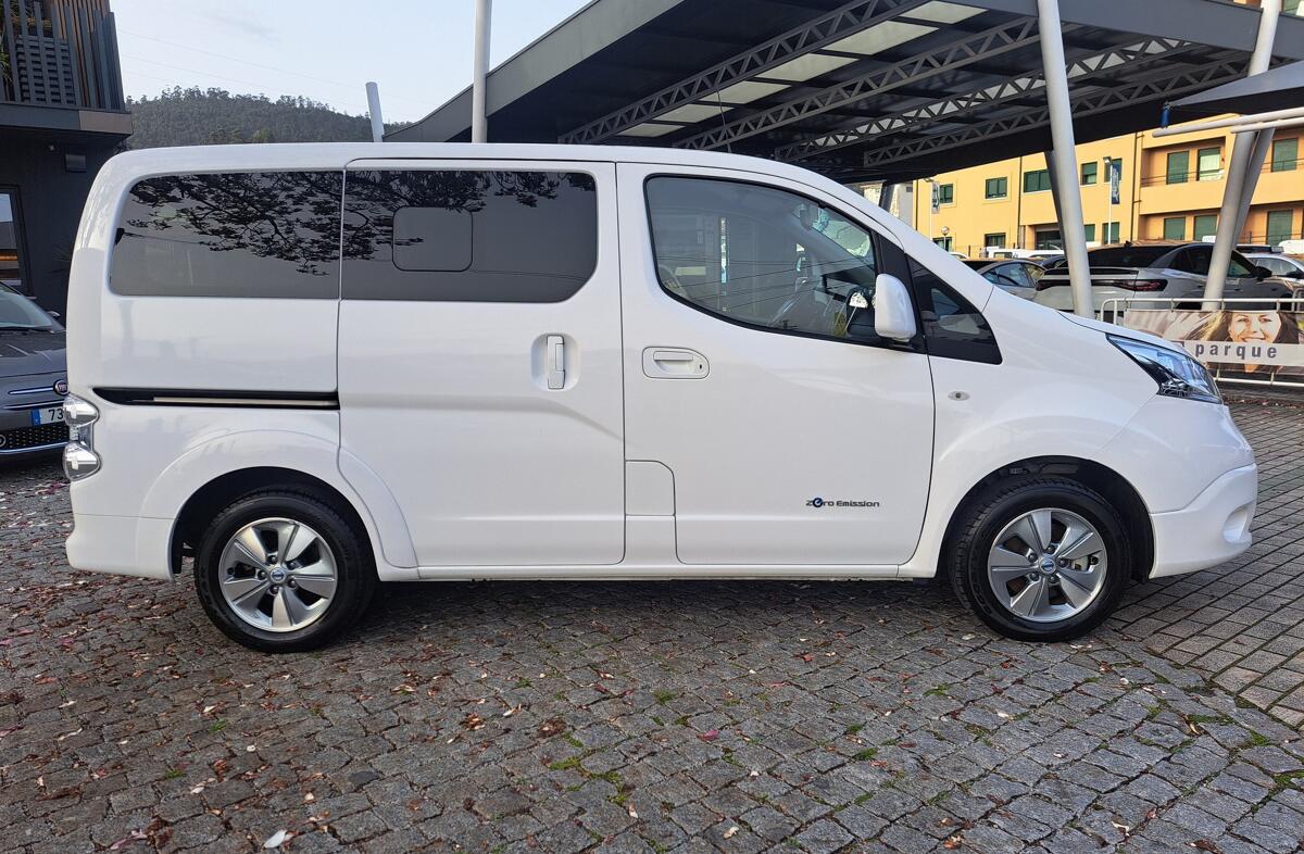 NISSAN Evalia e- 5L