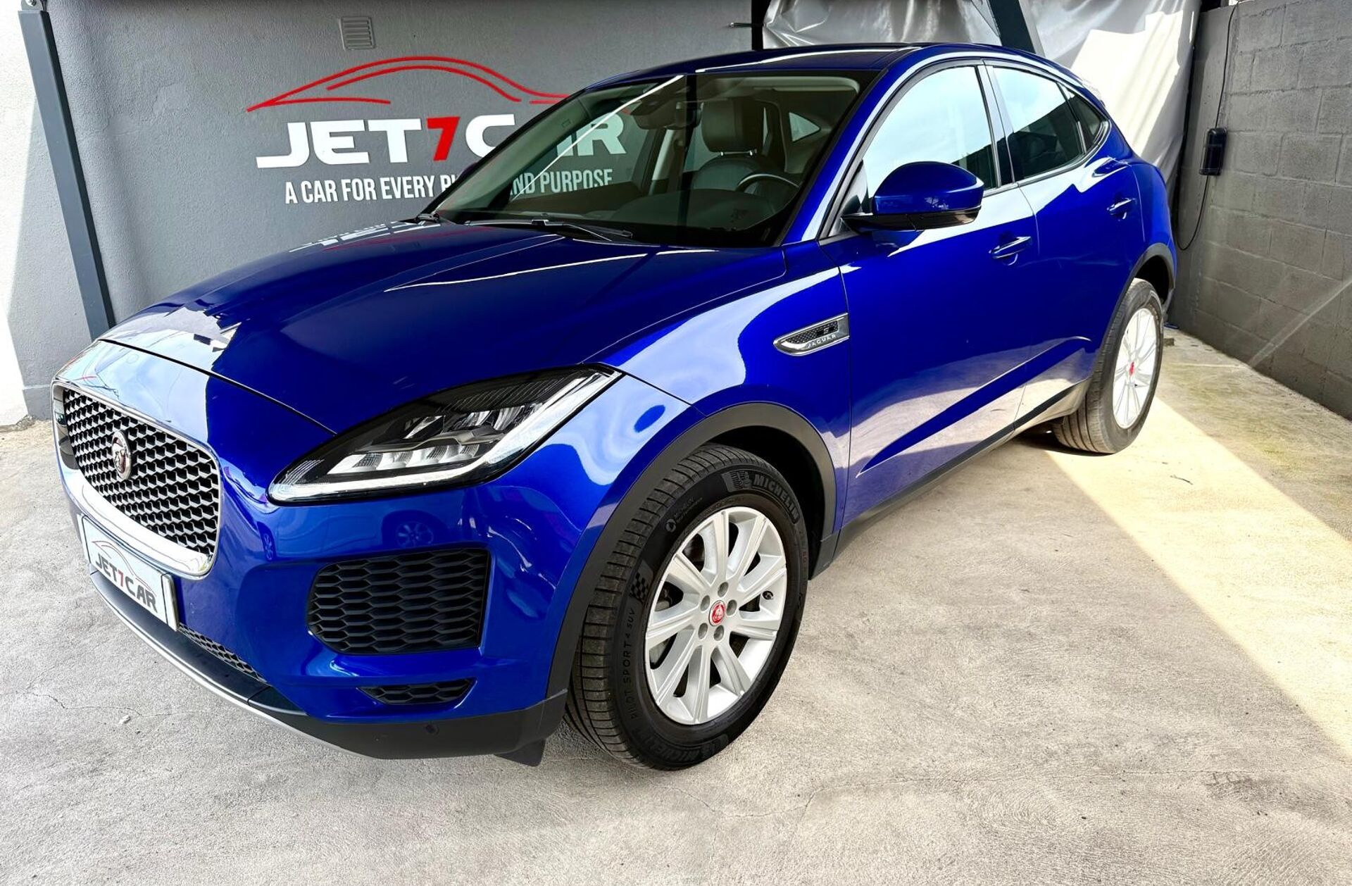 JAGUAR E-Pace 2.0 i4D R-Dynamic AWD Aut.