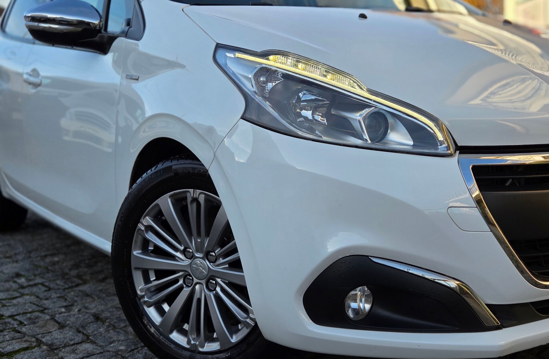 PEUGEOT 208 1.6 BlueHDi Style