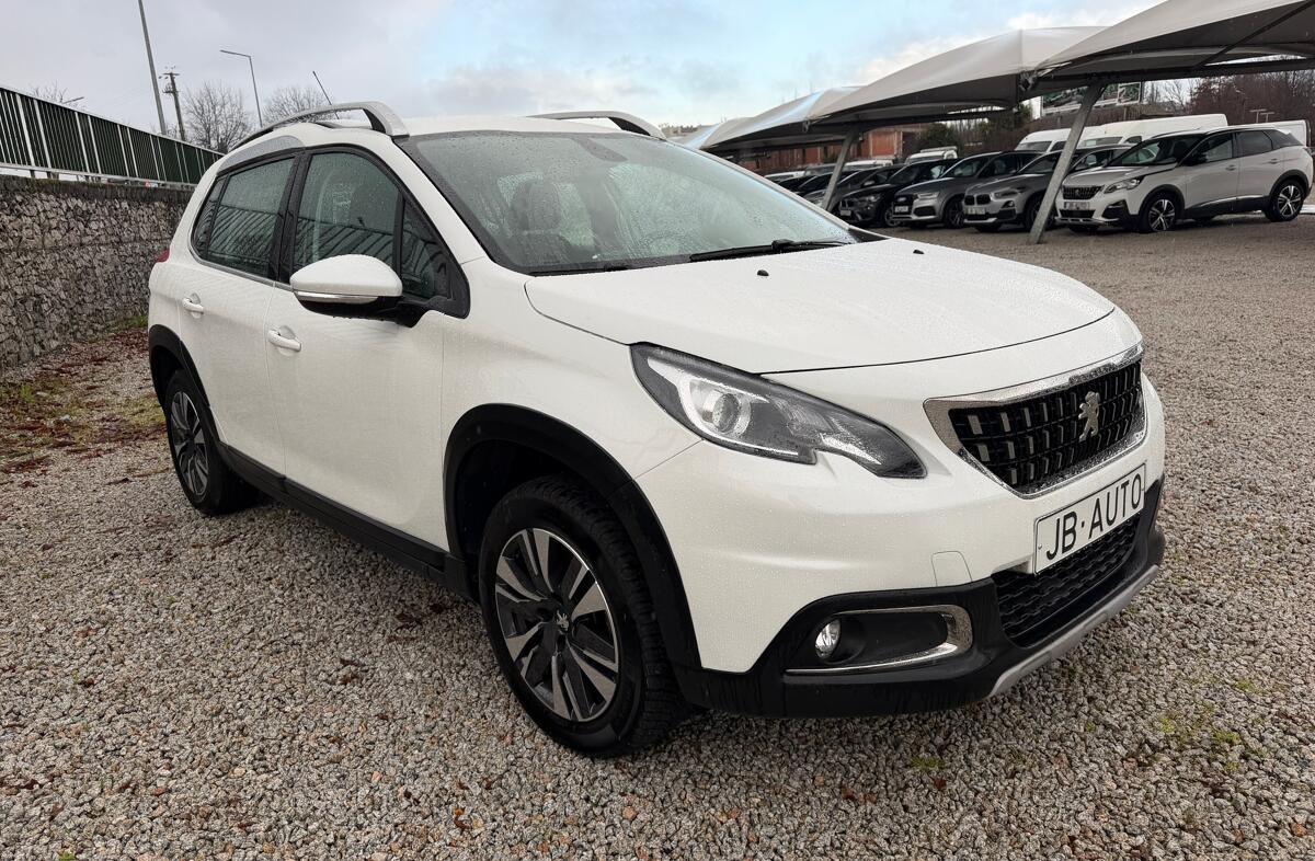 PEUGEOT 2008 1.2 PureTech Allure