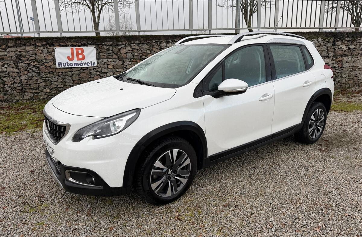 PEUGEOT 2008 1.2 PureTech Allure
