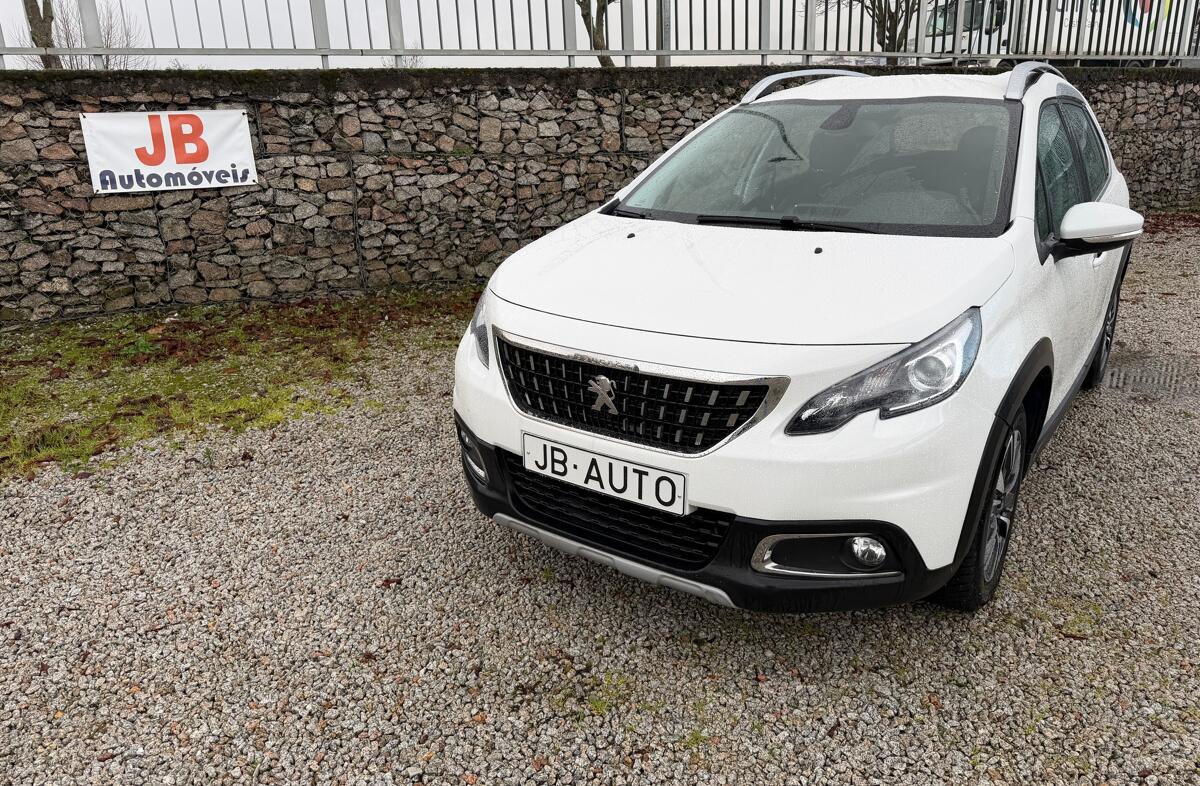 PEUGEOT 2008 1.2 PureTech Allure