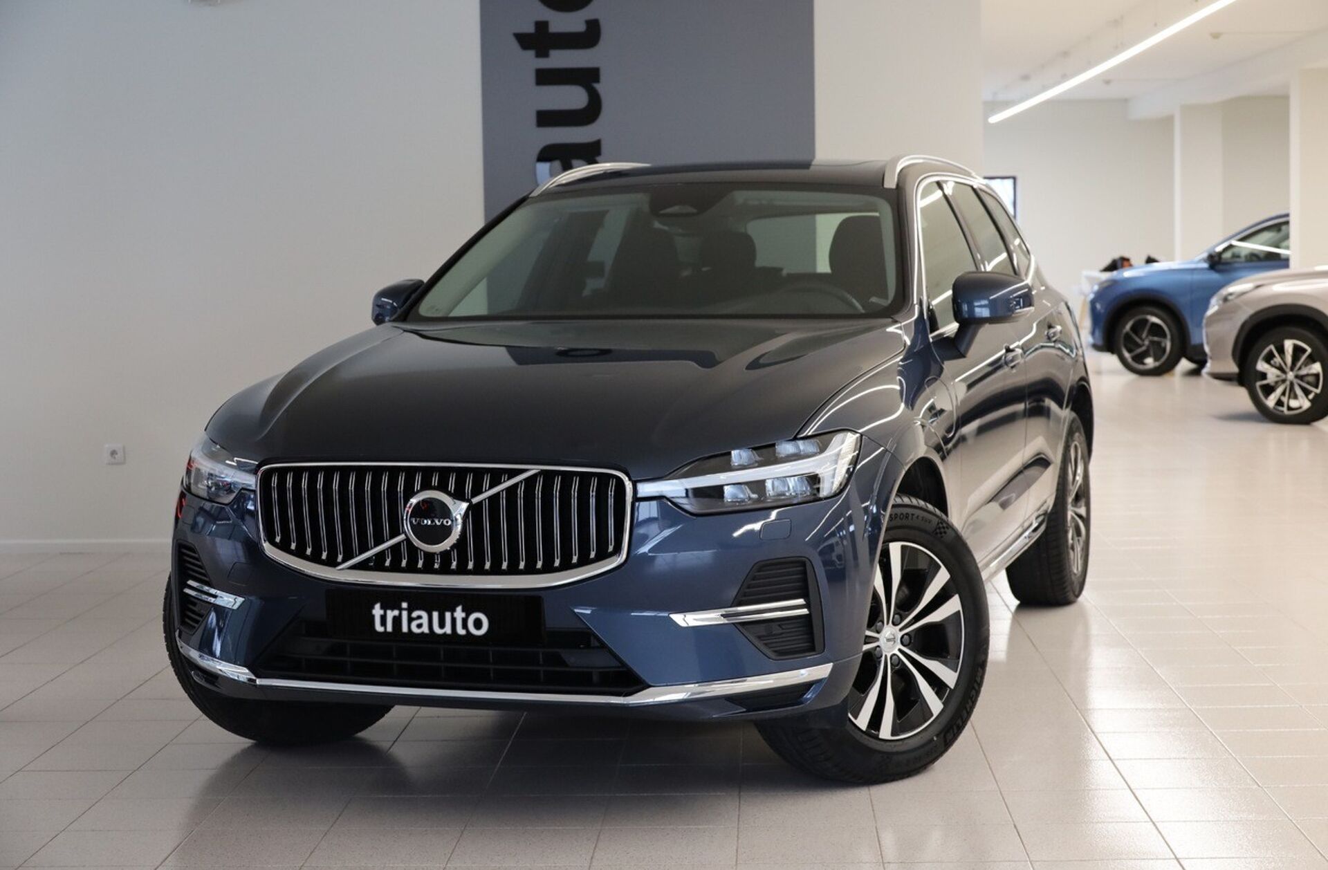 VOLVO XC60 2.0 T6 PHEV Core AWD