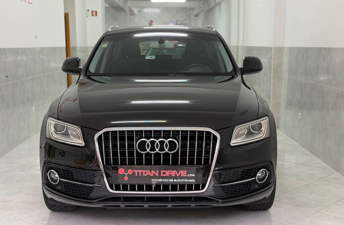 AUDI Q5 2.0 TDi Business Line S-line